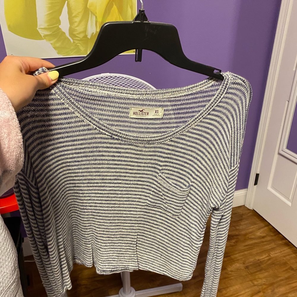 hollister long sleeve crop top! striped!